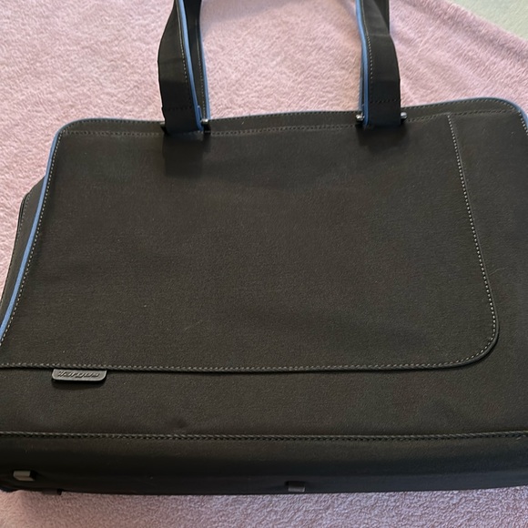 Targus Laptop Bag - Picture 1 of 4